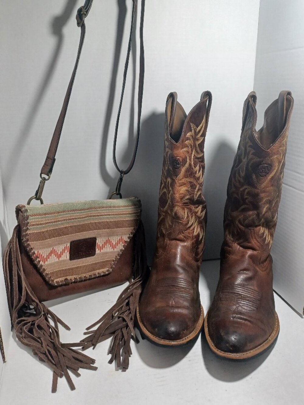 Ariat Women's Western Brown Distressed Cowgirl Boots with Ariat Purse. Size 10